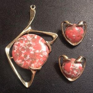 Vintage pendant Set Coraline or Pink Dye stones w matching earrings